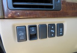 2015 Nissan Armada - Image 48