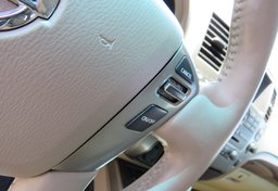 2015 Nissan Armada - Image 39