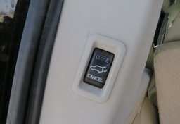 2015 Nissan Armada - Image 59
