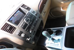 2015 Nissan Armada - Image 43