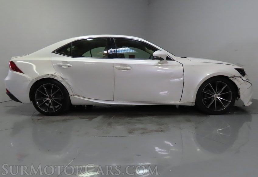 2015 Lexus IS 250 AWD - Image 9