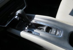 2016 Honda HR-V - Image 42