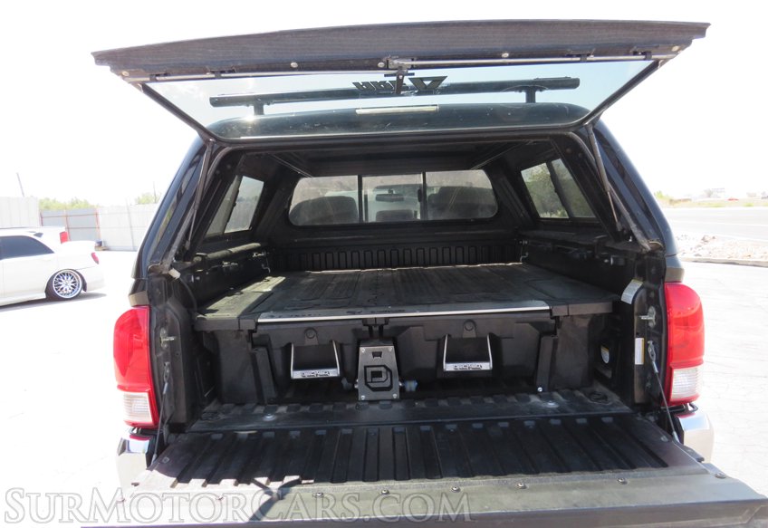 2017 Toyota Tacoma - Image 28