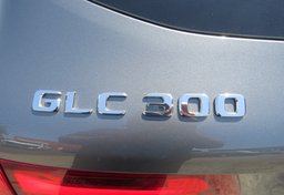 2018 Mercedes-Benz GLC - Image 19