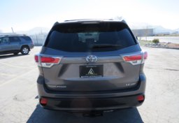 2015 Toyota Highlander - Image 12