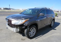 2015 Toyota Highlander - Image 1
