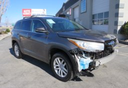 2015 Toyota Highlander - Image 2