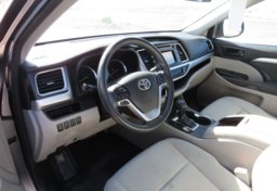 2015 Toyota Highlander - Image 26
