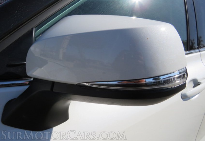 2021 Toyota Highlander - Image 17
