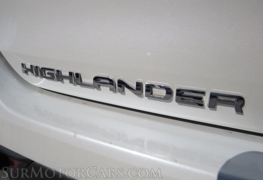 2021 Toyota Highlander - Image 18
