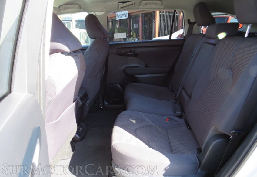 2021 Toyota Highlander - Image 31