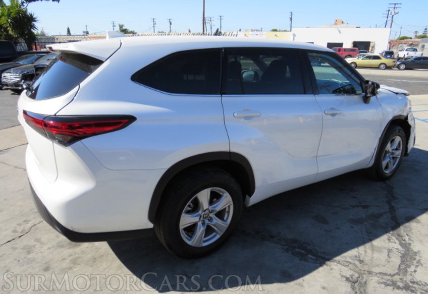 2021 Toyota Highlander - Image 10