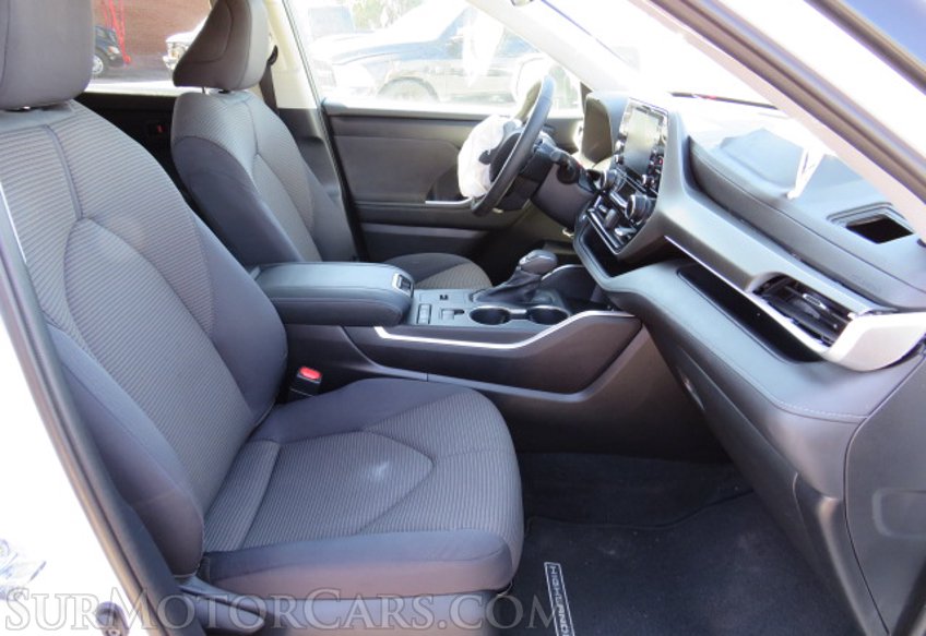 2021 Toyota Highlander - Image 22