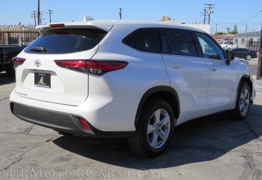 2021 Toyota Highlander - Image 8