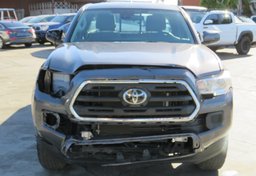 2018 Toyota Tacoma - Image 15