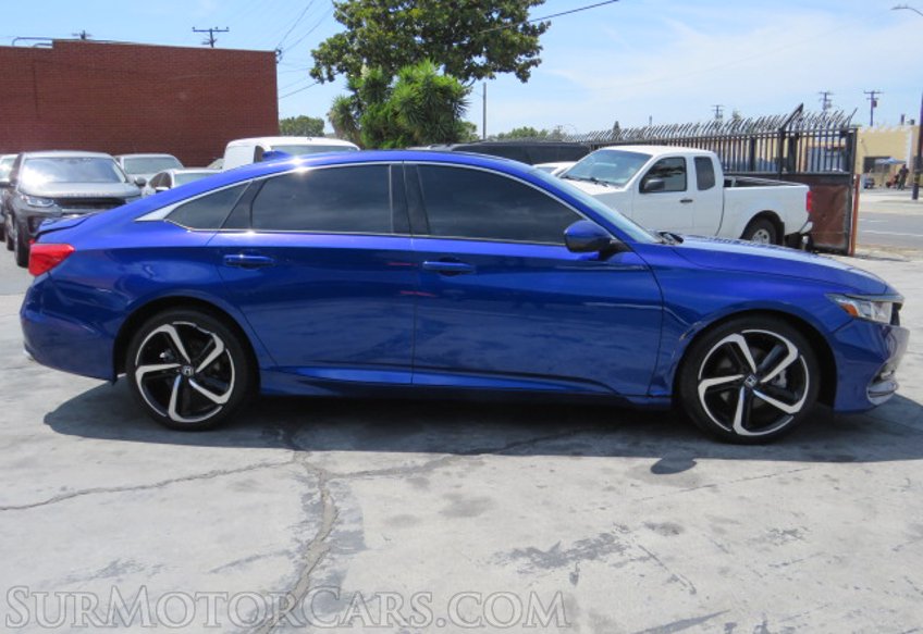 2018 Honda Accord Sedan - Image 9