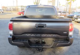 2021 Toyota Tacoma - Image 12