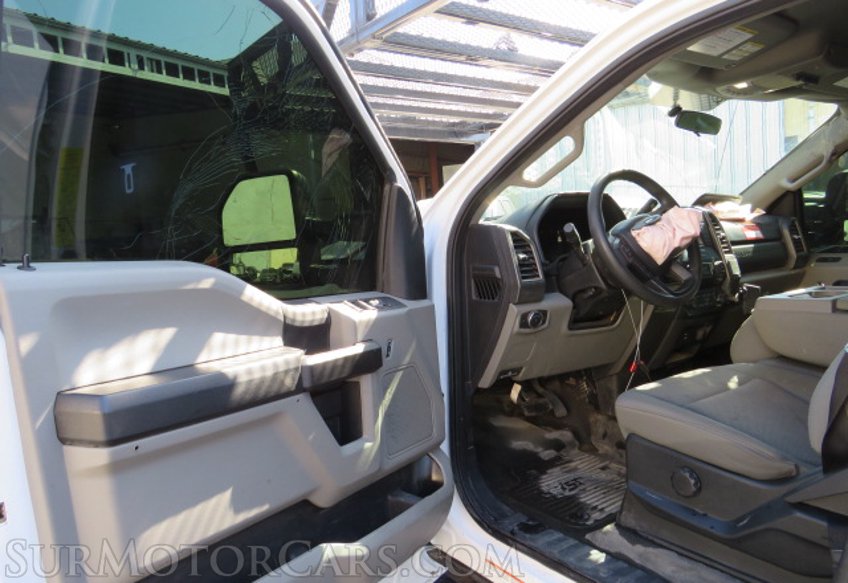 2020 Ford Super Duty F-550 DRW - Image 24