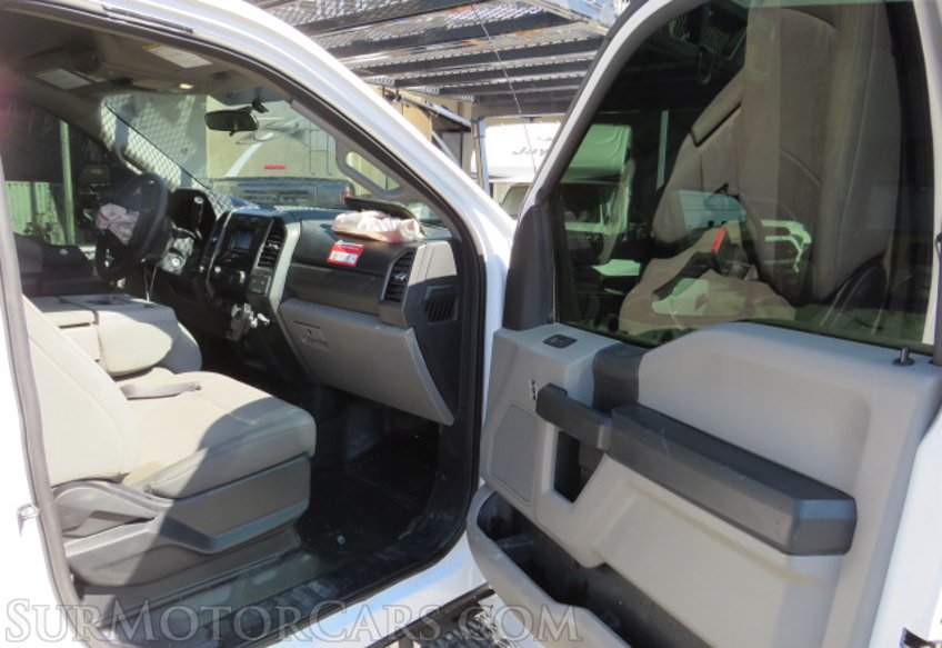 2020 Ford Super Duty F-550 DRW - Image 25