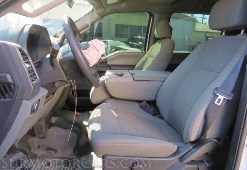 2020 Ford Super Duty F-550 DRW - Image 30