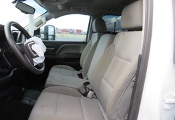 2017 GMC Sierra 2500HD - Image 44