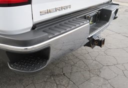 2017 GMC Sierra 2500HD - Image 19