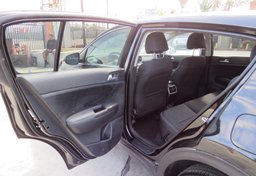 2022 Kia Sportage - Image 21