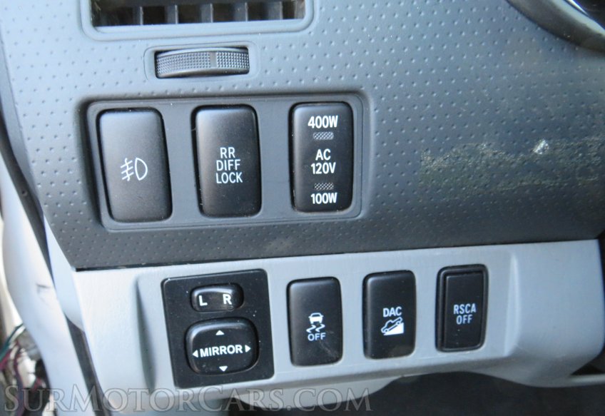 2015 Toyota Tacoma - Image 40