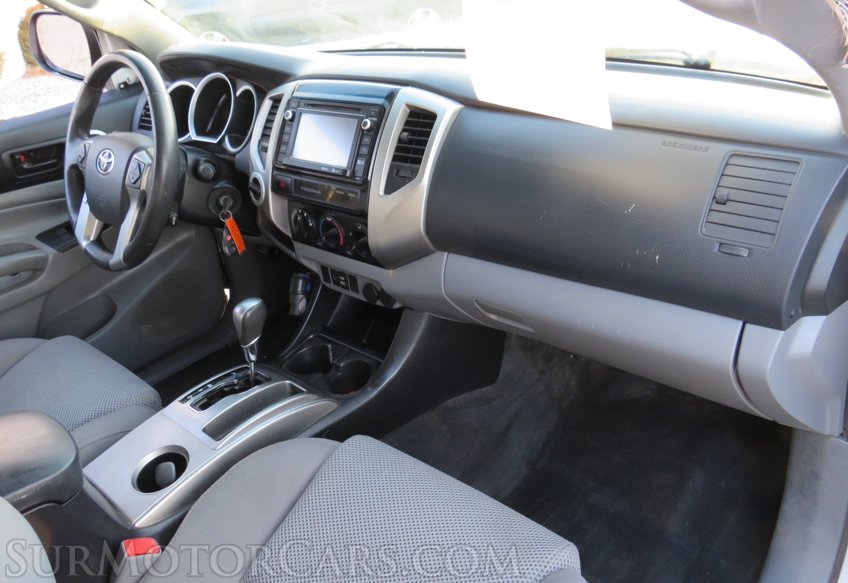 2015 Toyota Tacoma - Image 21
