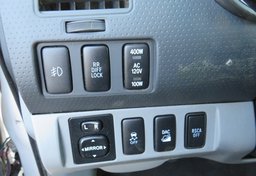 2015 Toyota Tacoma - Image 40