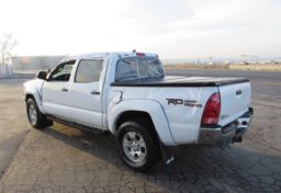 2015 Toyota Tacoma - Image 7