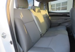 2015 Toyota Tacoma - Image 26