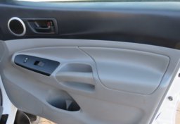 2015 Toyota Tacoma - Image 43