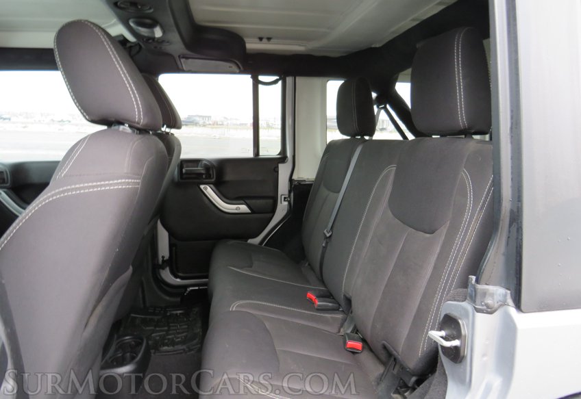 2015 Jeep Wrangler Unlimited - Image 37