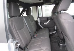 2015 Jeep Wrangler Unlimited - Image 38