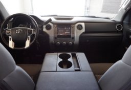 2019 Toyota Tundra - Image 29