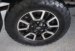 2019 Toyota Tundra - Image 60