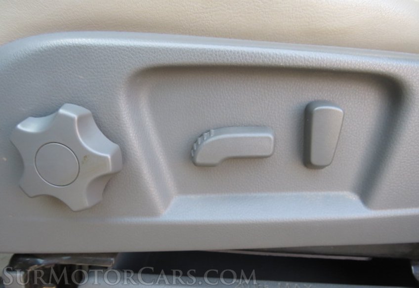 2017 Nissan NV Passenger - Image 22
