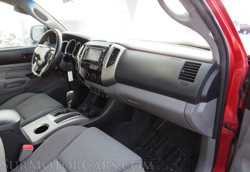 2015 Toyota Tacoma - Image 29