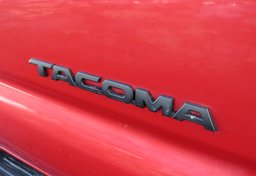 2015 Toyota Tacoma - Image 21