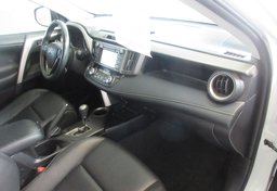 2014 Toyota RAV4 - Image 25