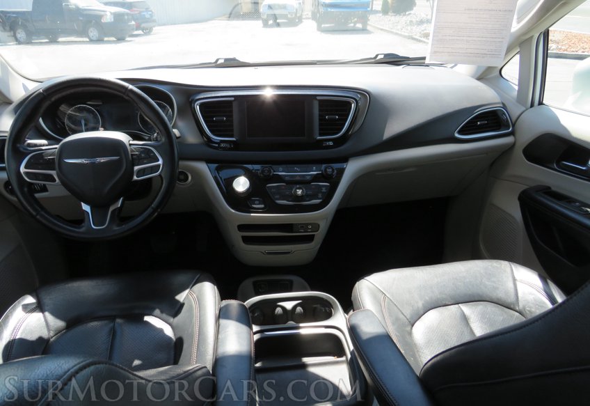 2020 Chrysler Pacifica - Image 26