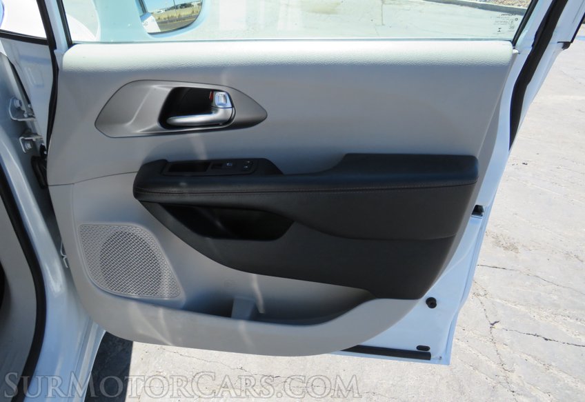 2020 Chrysler Pacifica - Image 46