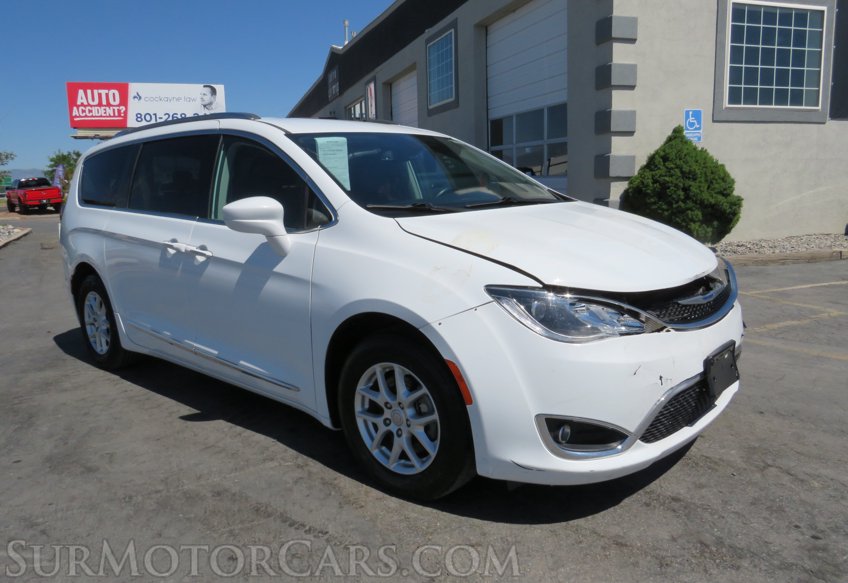 2020 Chrysler Pacifica - Image 3