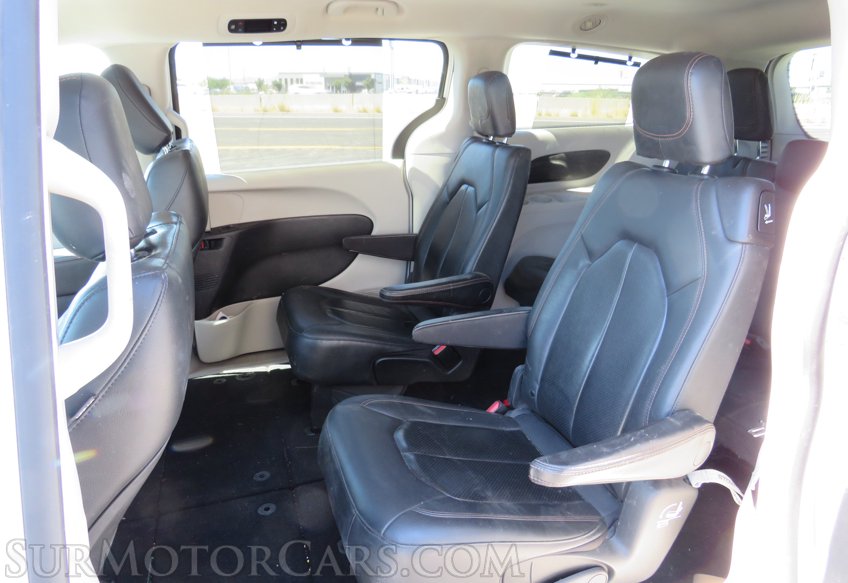 2020 Chrysler Pacifica - Image 27