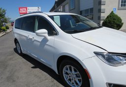 2020 Chrysler Pacifica - Image 14