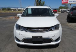 2020 Chrysler Pacifica - Image 11