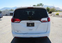 2020 Chrysler Pacifica - Image 12