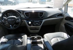 2020 Chrysler Pacifica - Image 26