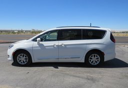 2020 Chrysler Pacifica - Image 10